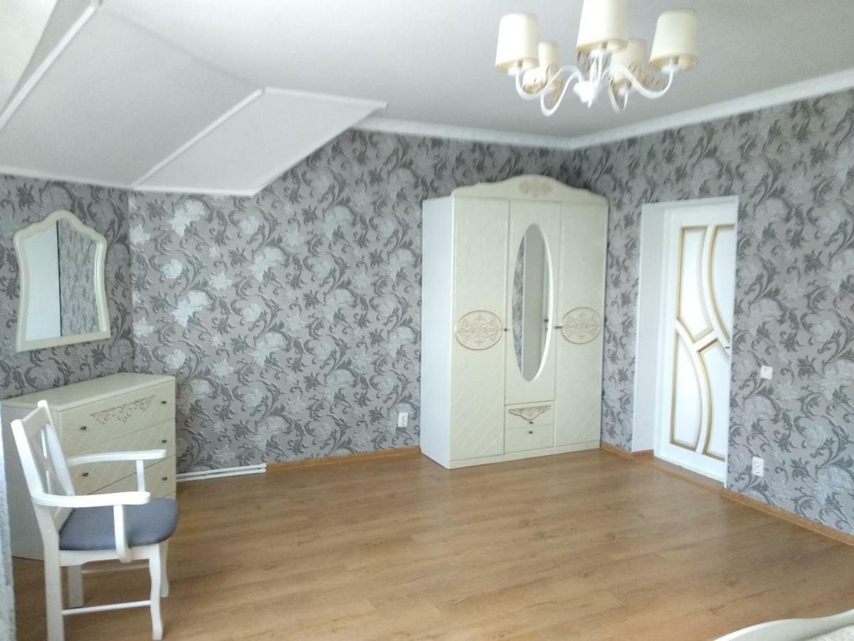 Дом С Бассейном И Сауной Villa Boryspilʼ Buitenkant foto
